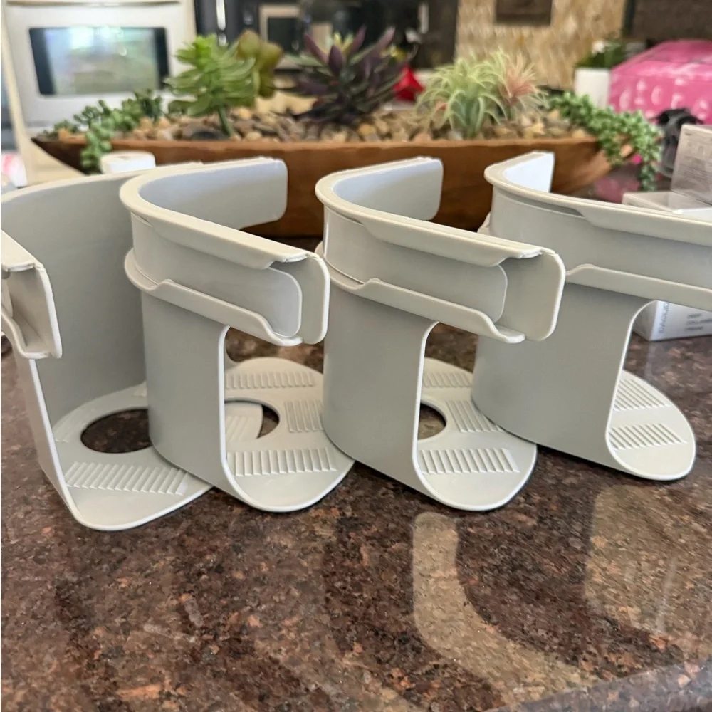Bed sheet holders